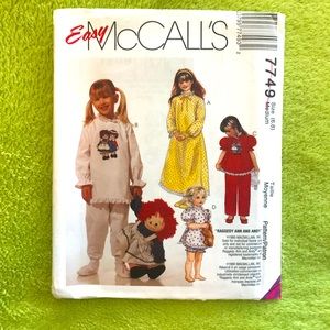McCall's Pattern - Child's Nightgown - Raggedy Ann